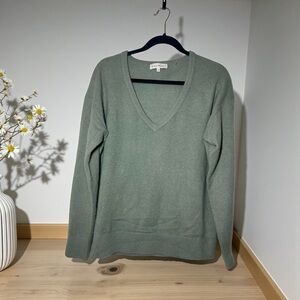 WHITE + WARREN 100% Cashmere Sweater V-Neck Green Women’s M Relaxed Lightweight